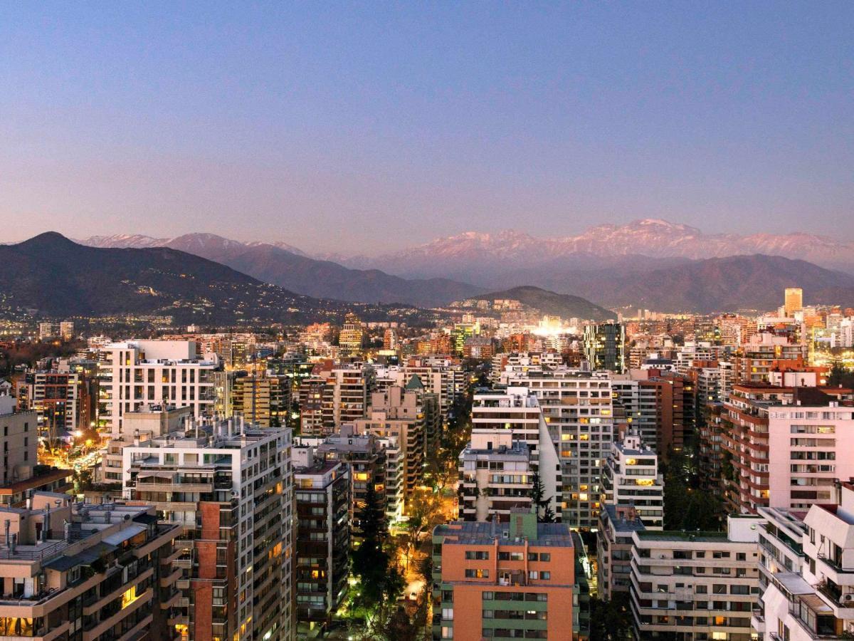 Pullman Santiago Vitacura Dış mekan fotoğraf Santiago skyline